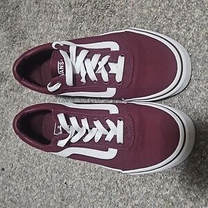 Vans sneakers burgandy women's Size 6.5